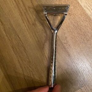NO LONGER AVAILABLE Leaf Triple Blade Pivoting Razor — As Is